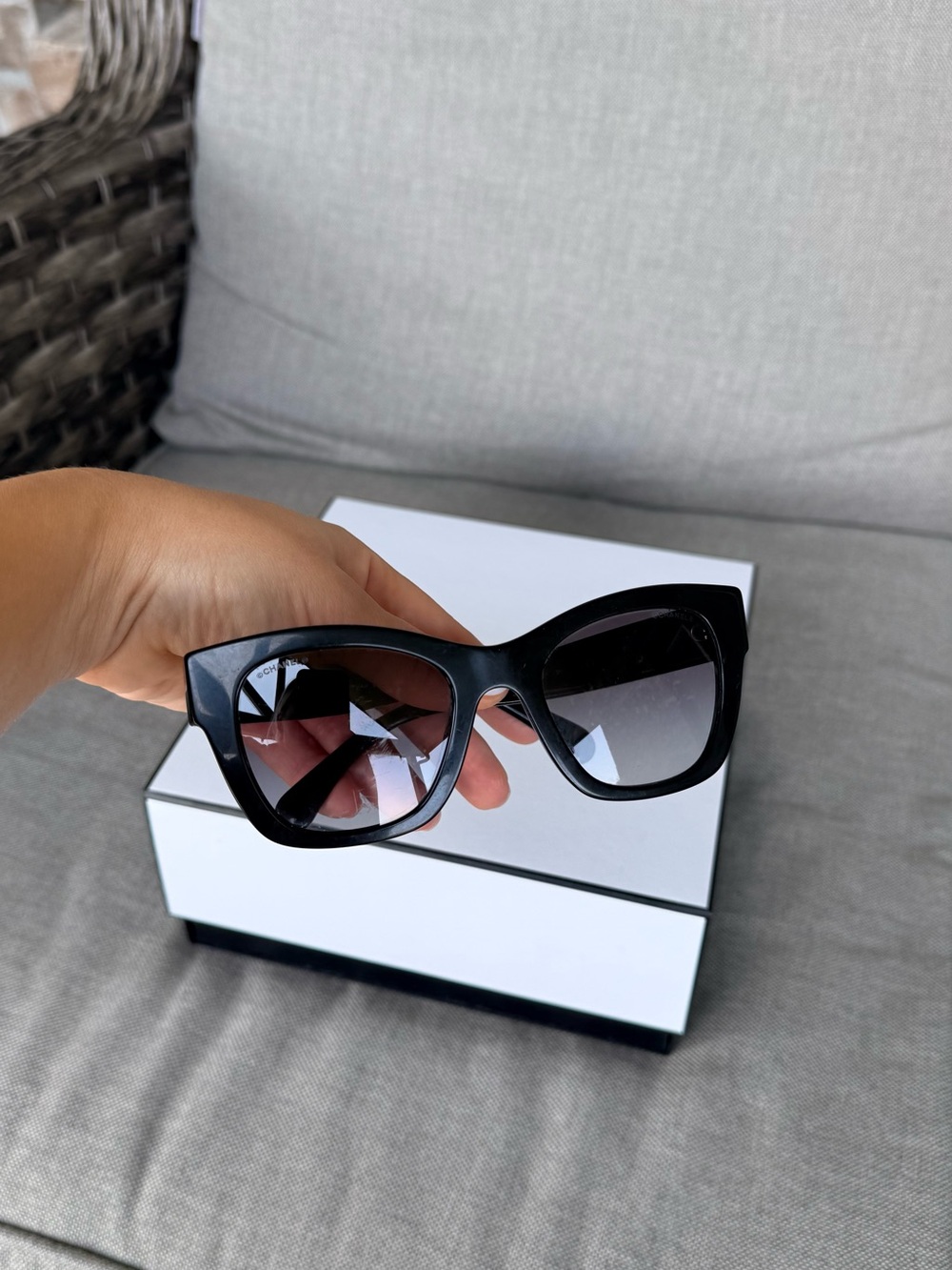 CHANEL Black Cat-Eye Sunglasses with Pearl & CC Emblem - Picture 4 of 10